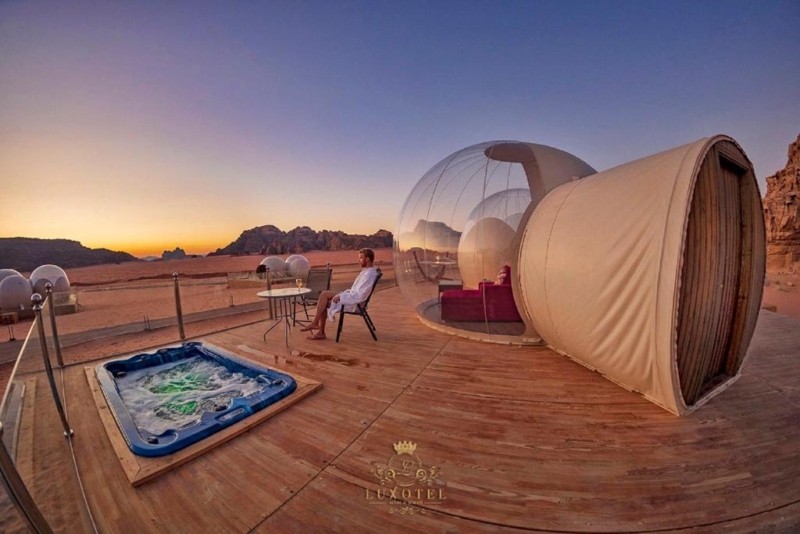 bubble hotel