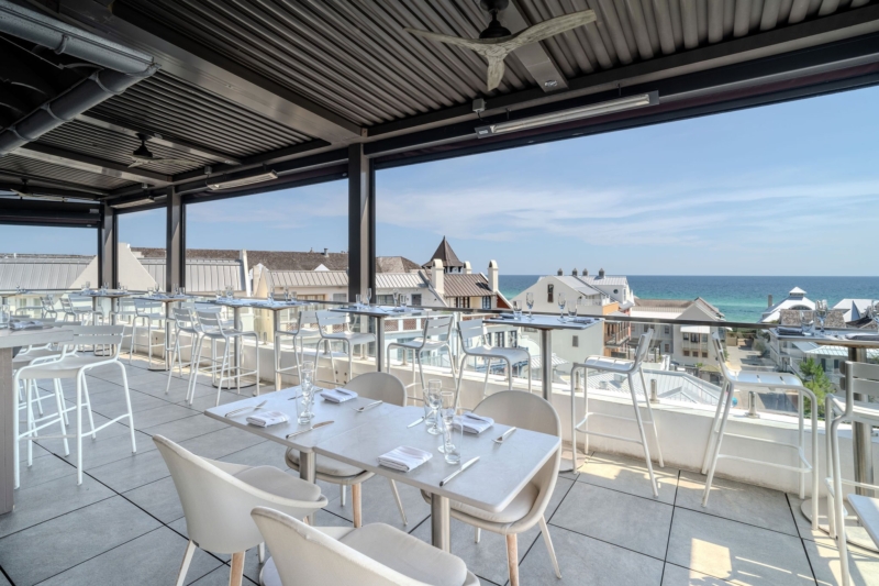 Pescado Seafood Grill & Rooftop Bar