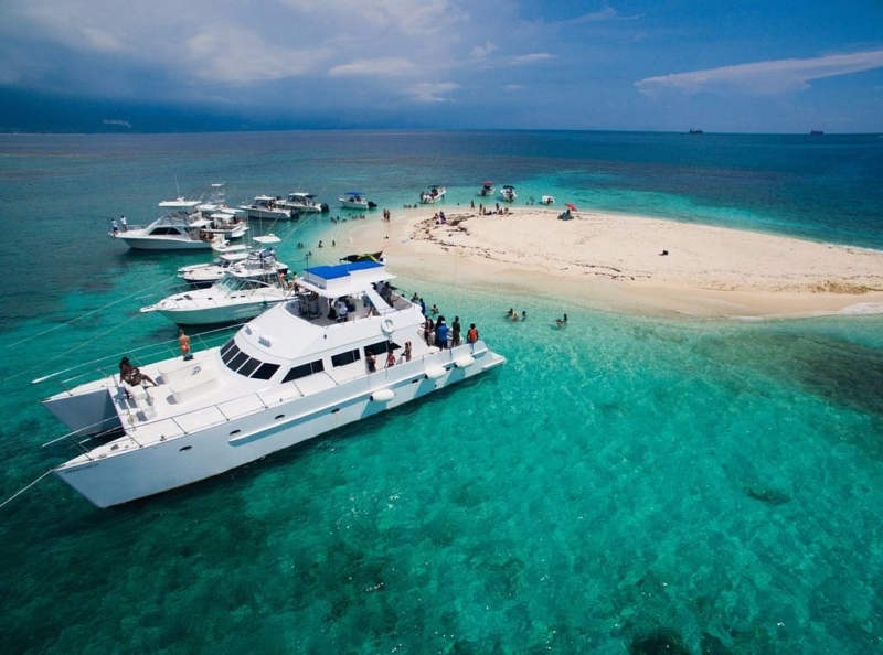 Loose Cannon Catamaran Cruise