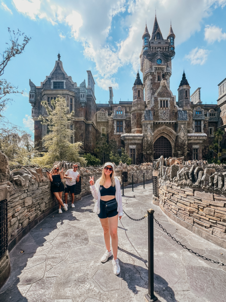 Monsters Unchained (Outside)